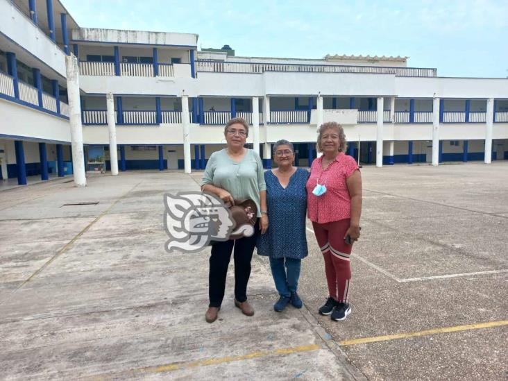 Amigas de la generación 69-74 de la MAG en su tradicional reunión