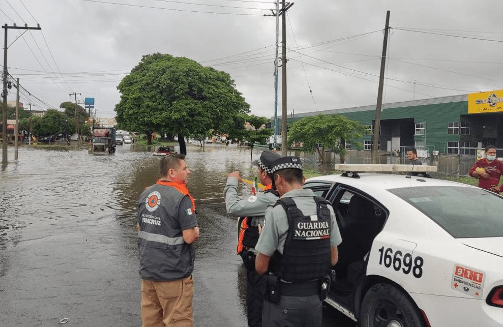 Autoridades supervisan posibles afectaciones por lluvias en Veracruz