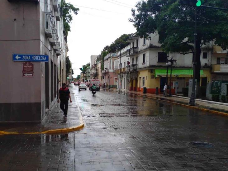 Baja niveles de agua en calles y avenidas de Veracruz