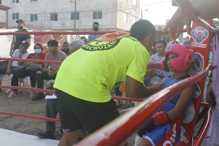 Gimnasio “La Bamba” realiza magna función de box femenil en Veracruz