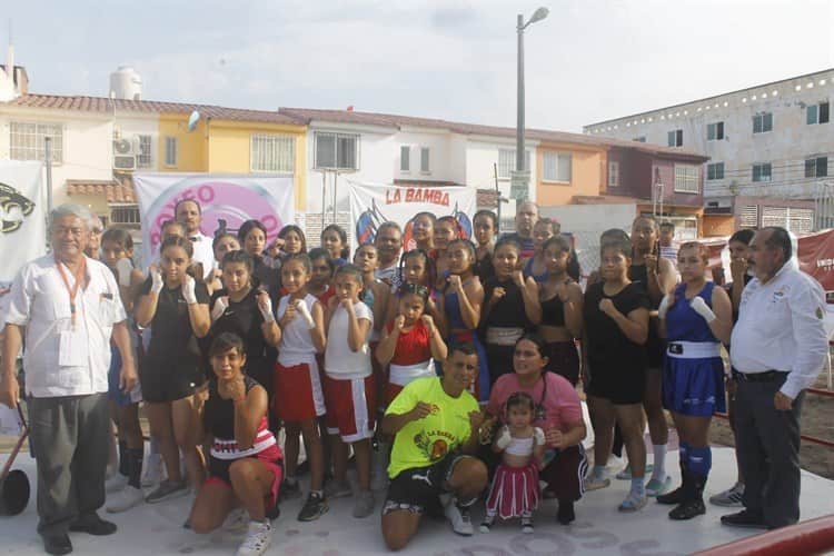 Gimnasio “La Bamba” realiza magna función de box femenil en Veracruz