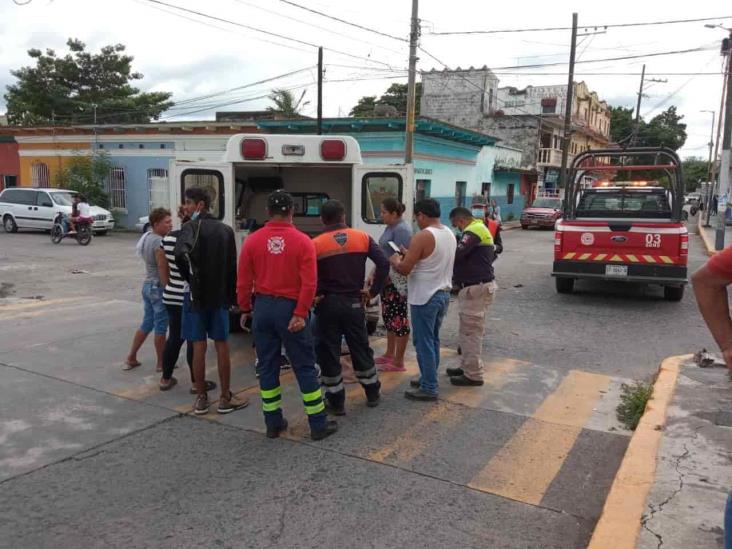 Automovilista embiste a motociclistas en Tierra Blanca; hay 2 heridos