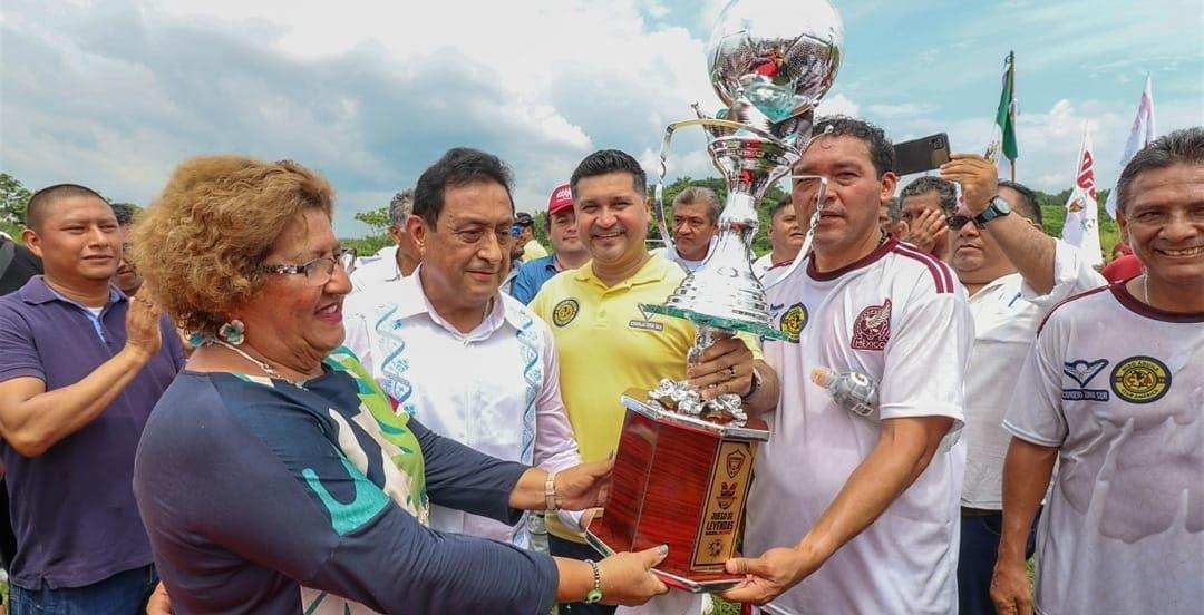 Se celebró el Juego de Leyendas del Futbol en Nanchital