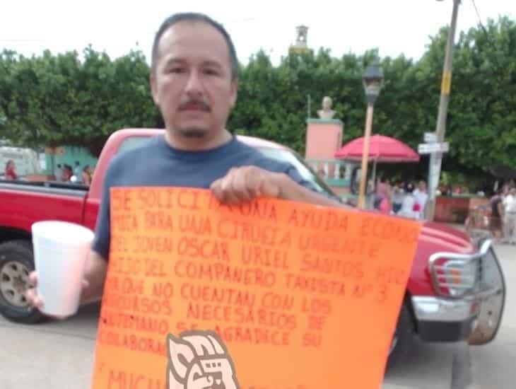 Taxistas inician colecta para apoyar al joven Oscar Uriel Santos