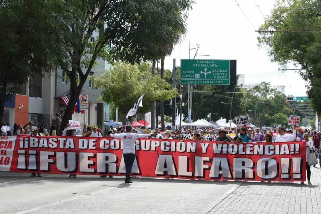 Marchan en Guadalajara para repudiar al gobierno de Enrique Alfaro