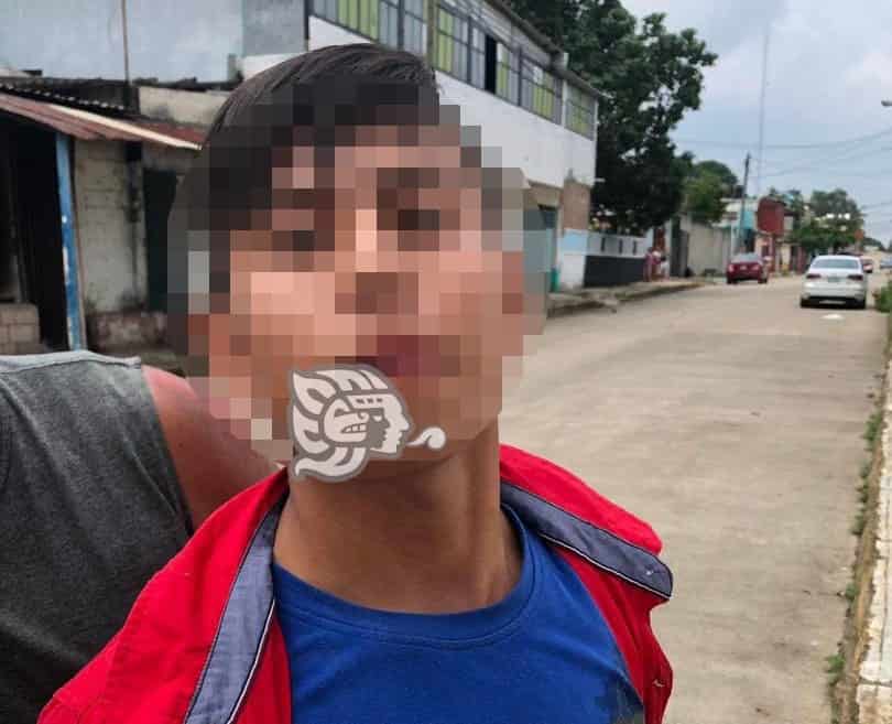 Detienen a menor que intentó asaltar a transeúnte en Minatitlán