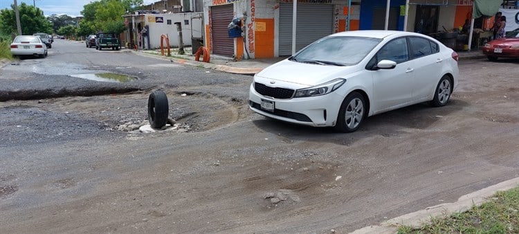 Crecen los baches tras lluvias en fraccionamientos al norte de la ciudad de Veracruz