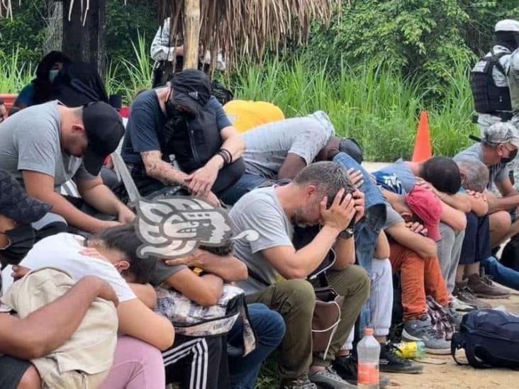 Guardia Nacional asegura autobuses repletos de migrantes en el sur de Veracruz