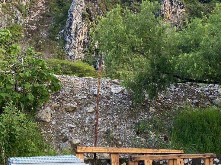 Descarta alcalde riesgos para tobogán tras desprendimiento de rocas (+Vídeo)