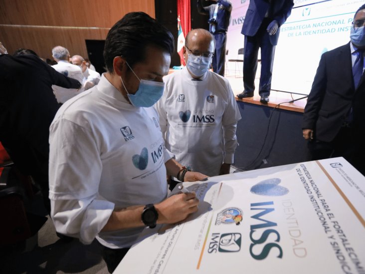 Lanzan IMSS Estrategia Nacional para el Fortalecimiento de la Identidad Institucional