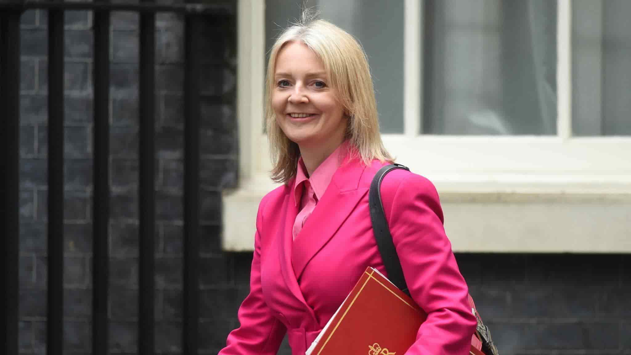 Eligen a Liz Truss como primera ministra británica