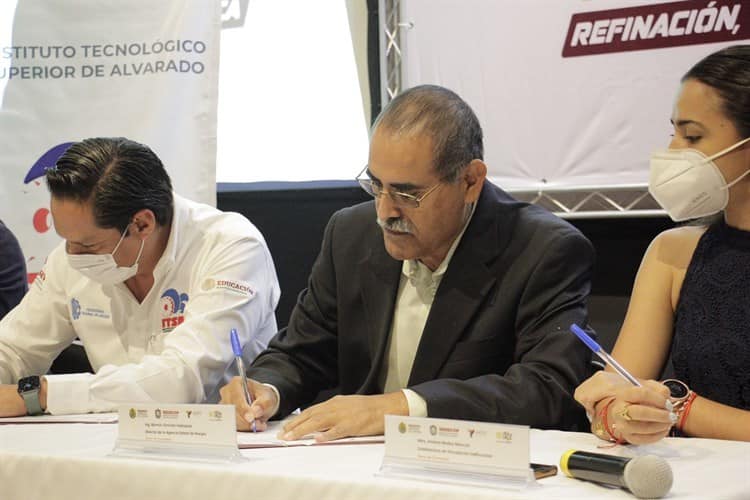 AEEV y ITSAV firman convenio para formación del alumno dentro del sector energético