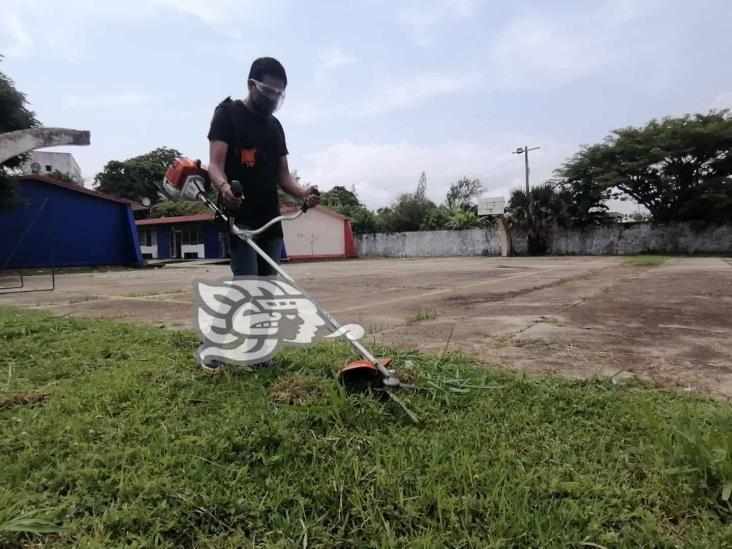 Campeón del Exatlón, Aristeo Cázares cumple con primaria donde estudió(+Video)