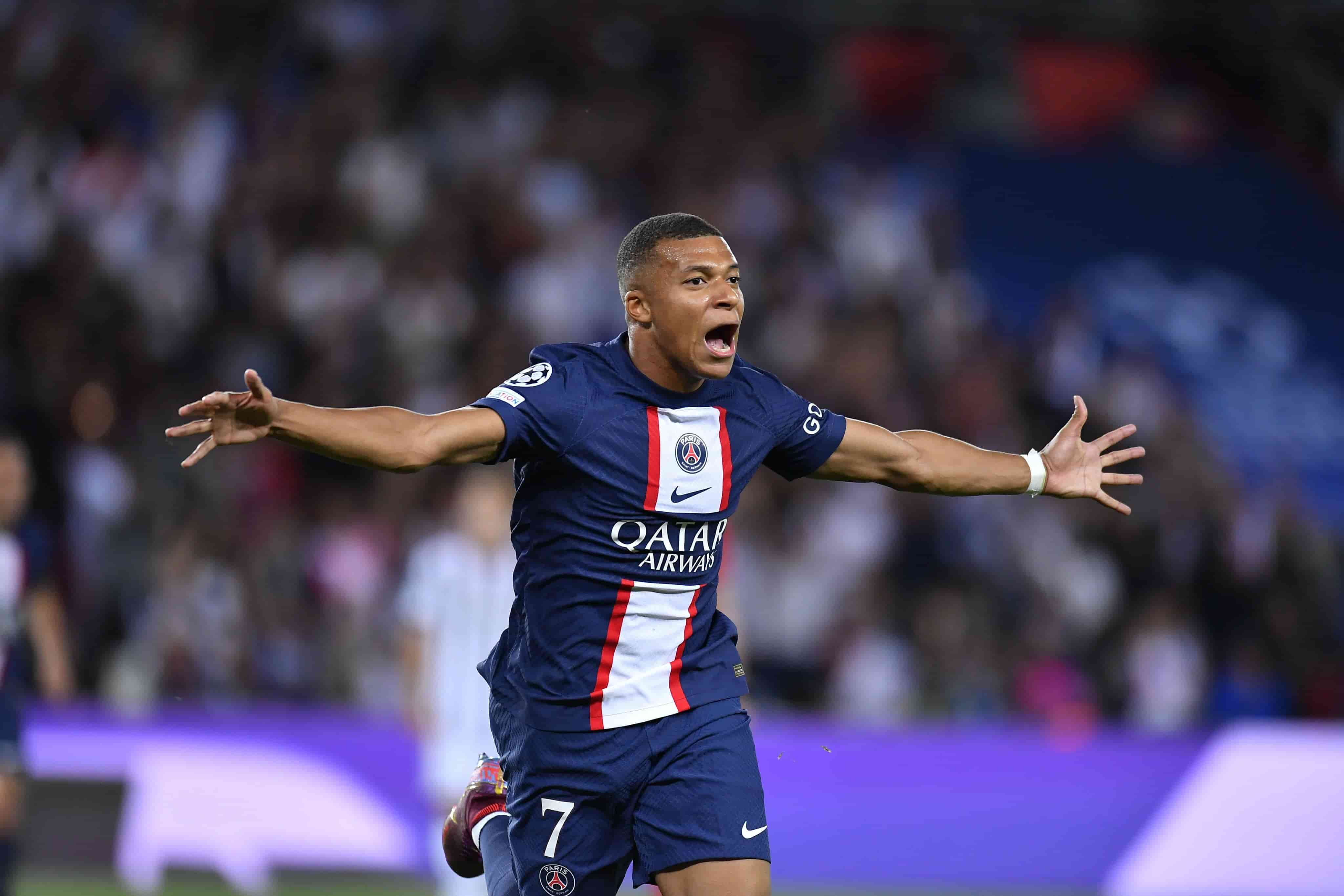 Se luce Mbappé con doblete en victoria del PSG sobre la Juventus