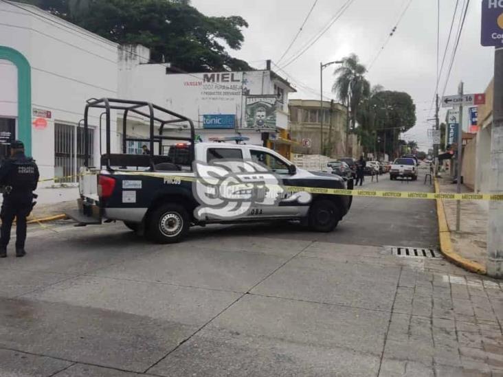 (+Video) A balazos, asesinan a sujeto dentro de barbería en Córdoba