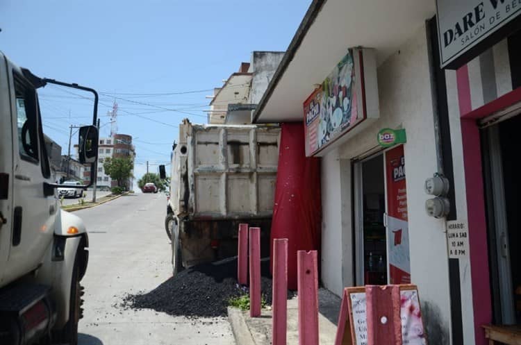 (Video)¡Se le apagó! Camión de volteo se impacta contra cocina económica por falla