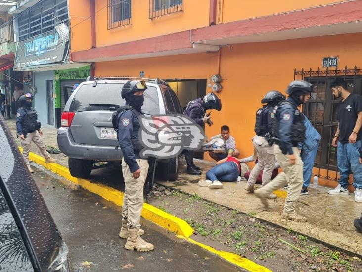 Camioneta chocó contra una casa en conocida avenida de Xalapa