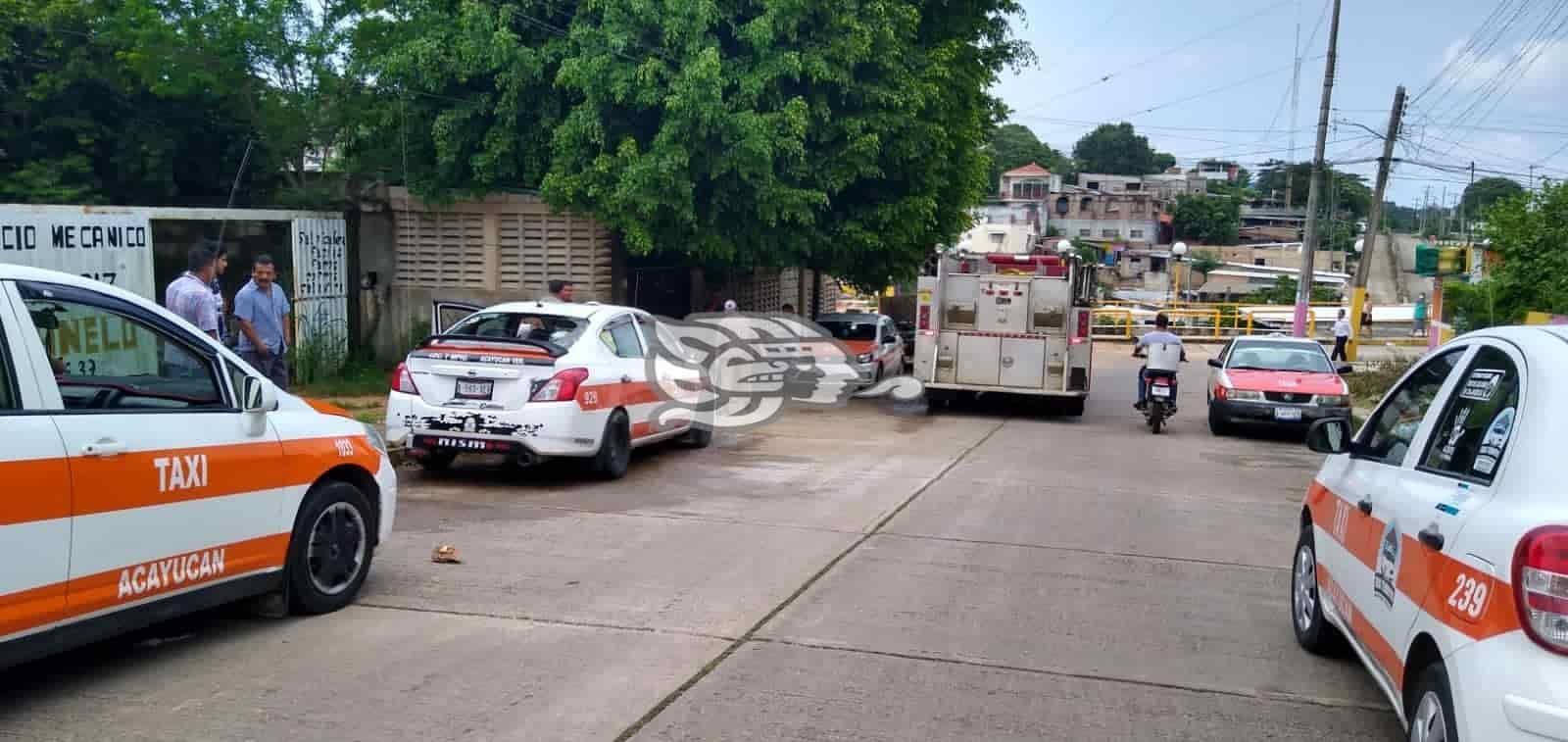 Interceptan e intentan incendiar otro taxi en Acayucan