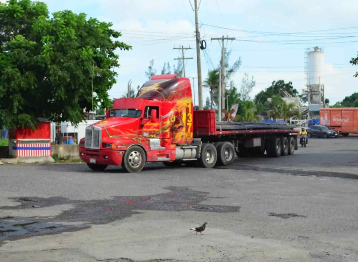 Video: Piden concreto hidráulico para socavón de la Central de Abastos, en Veracruz