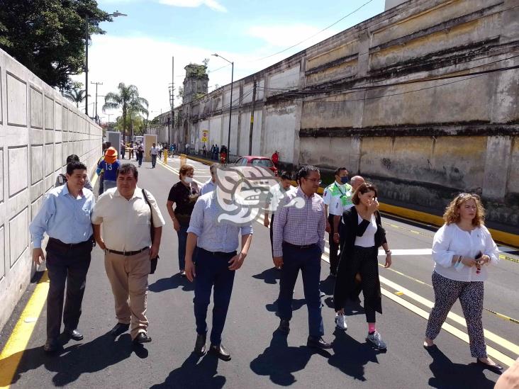 (+Video) En Orizaba, entregan nueva barda y vialidad en la Carlos Marx