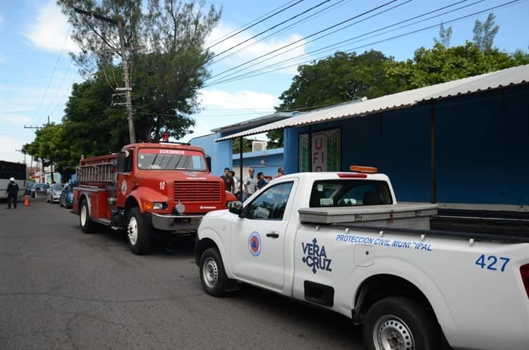 Video: Evacúan escuela primaria de Veracruz por conato de incendio