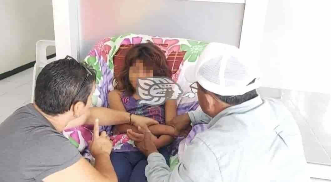 Trasladan a clínica mental a menor sayuleña que vagaba en la región