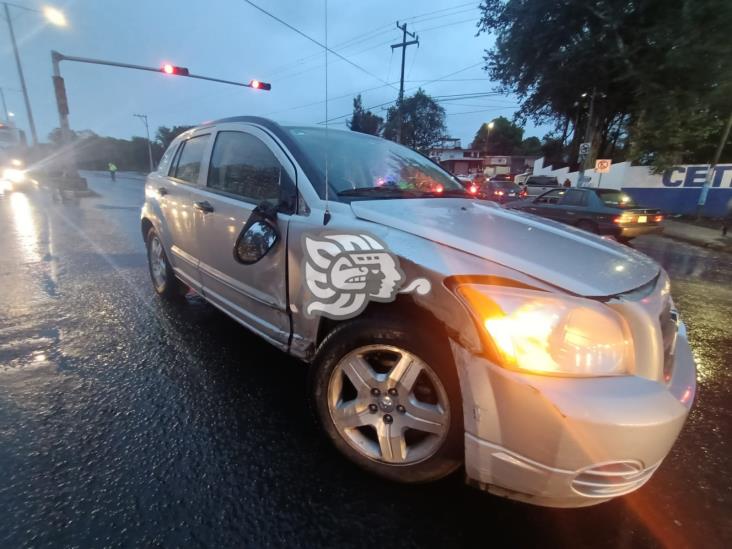 Se registra choque y volcadura en el bulevar a Banderilla