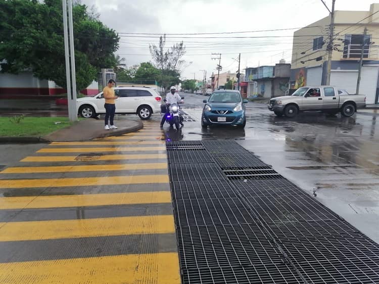 Conductora se pasa la preferencia e impacta a otro en colonia de Boca del Río