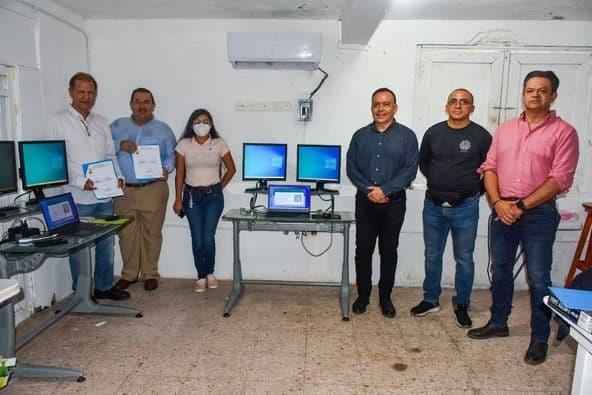 Recibe Policía Municipal equipo de cómputo en comodato por CANACINTRA