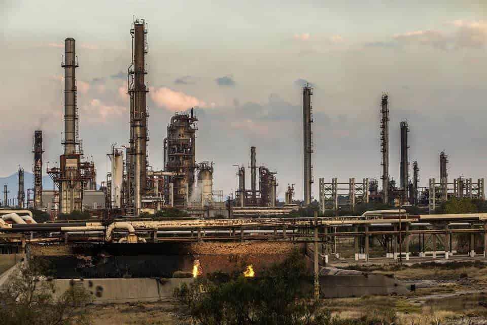 Pemex implementa medidas de seguridad ante llegada de Karl a Veracruz