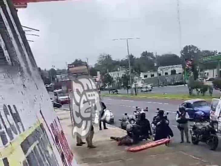 En Xalapa, joven cae del puente de la colonia 21 de Marzo