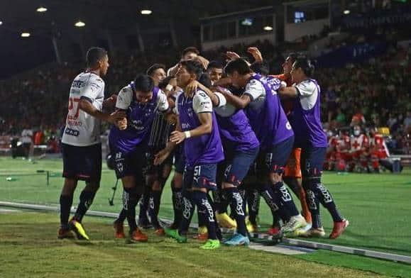 Monterrey desplaza a las Aguilas de la cima