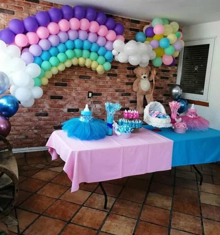 En Confianza: César Mejía, experto decorador en globoflexia