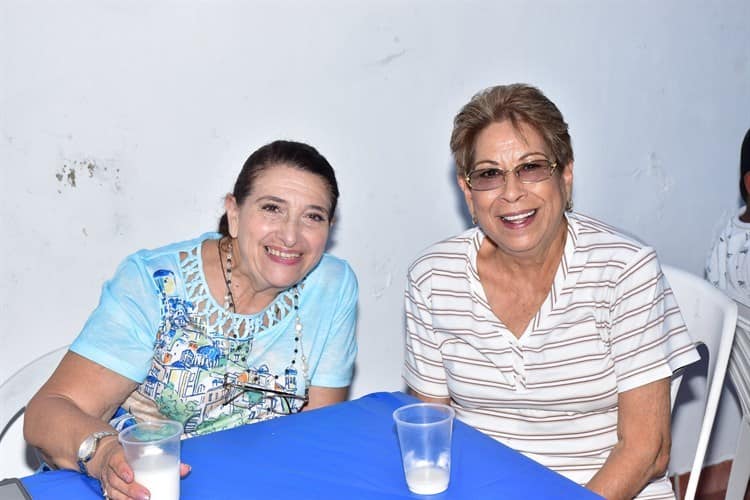 Casa Club Virginia corona a los reyes de Día del Abuelo 2022