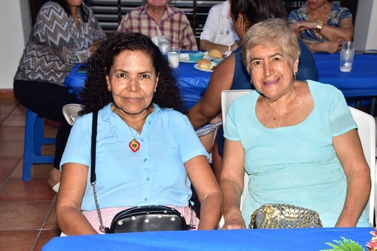 Casa Club Virginia corona a los reyes de Día del Abuelo 2022