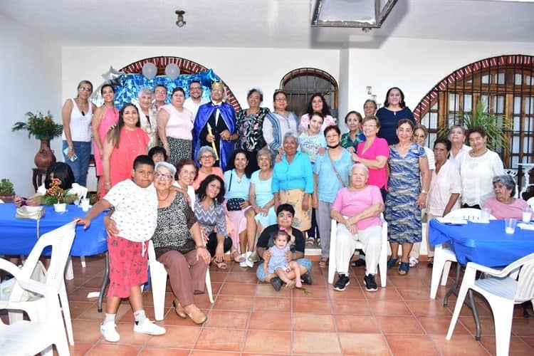 Casa Club Virginia corona a los reyes de Día del Abuelo 2022