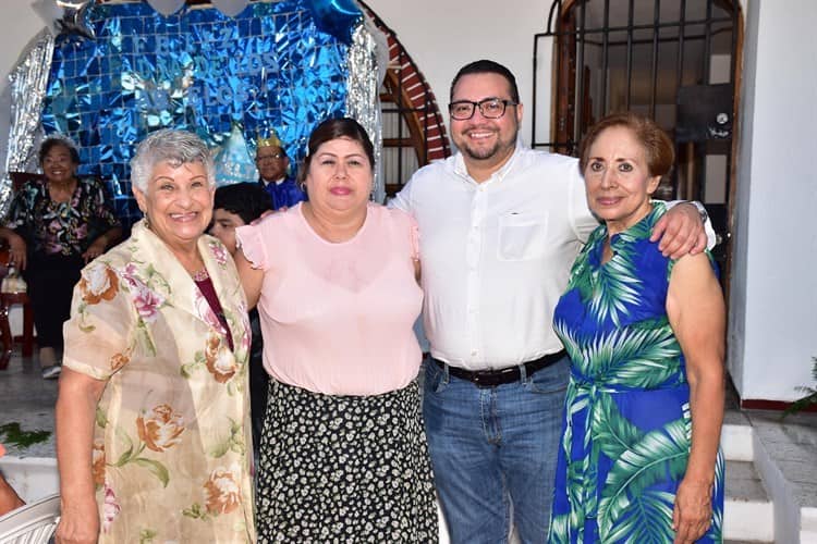 Casa Club Virginia corona a los reyes de Día del Abuelo 2022
