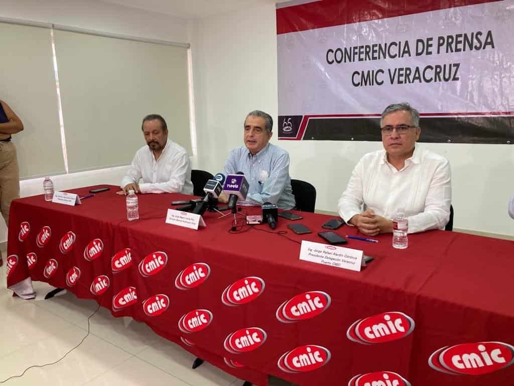 Capacitará CMIC a trabajadores portuarios de Hutchison Ports (+Video)