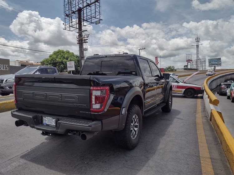 “Paponas” choca su camioneta nueva en Veracruz (+Video)