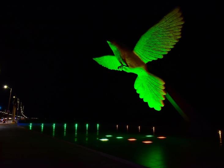 Coatzacoalcos se viste de colores patrios