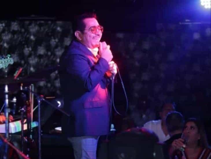 Se presenta el cantante Carlos Macías en Aguamala Bar