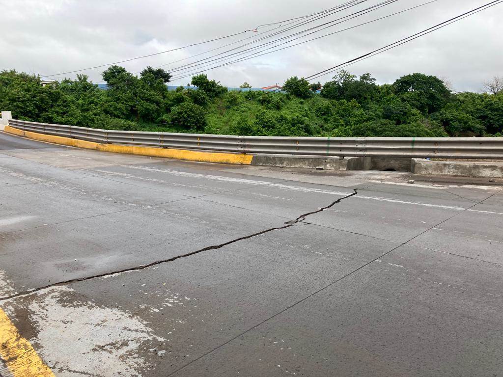 Reparación de puente Torrentes concluiría este domingo: Obras Públicas