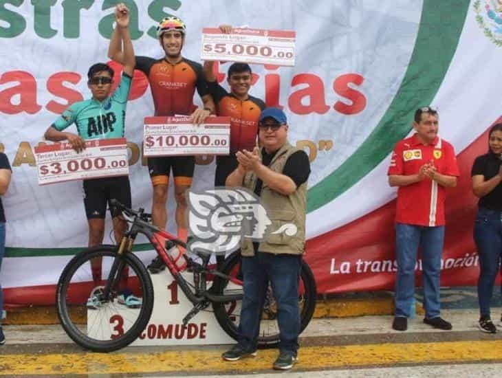 Impulsa alcalde Noé Castillo Olvera el ciclismo regional