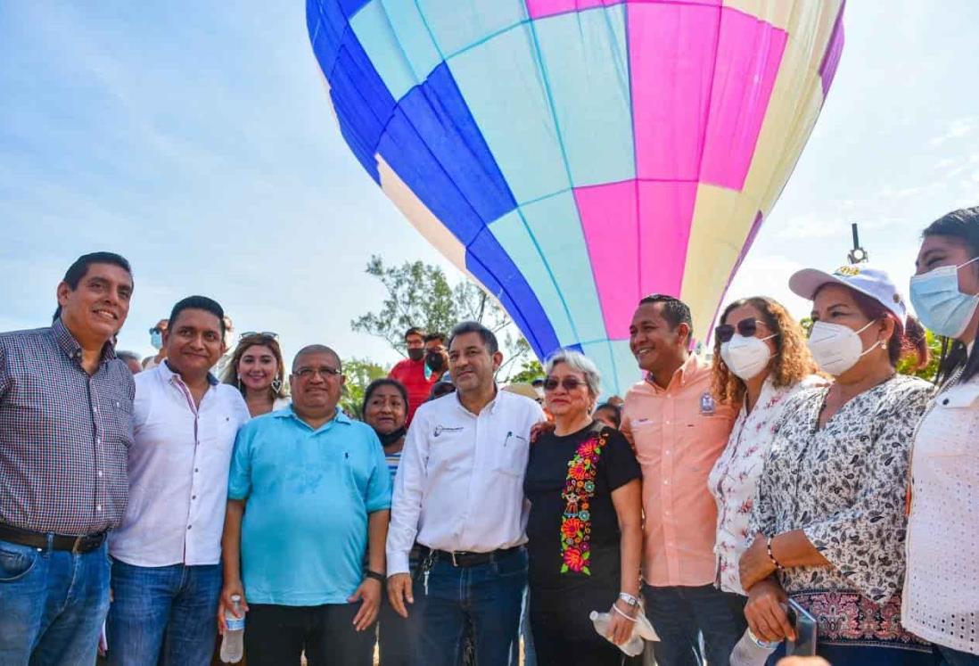 Más de 5 mil personas disfrutaron la “Exhibición de Globos de Papel en Coatzacoalcos”