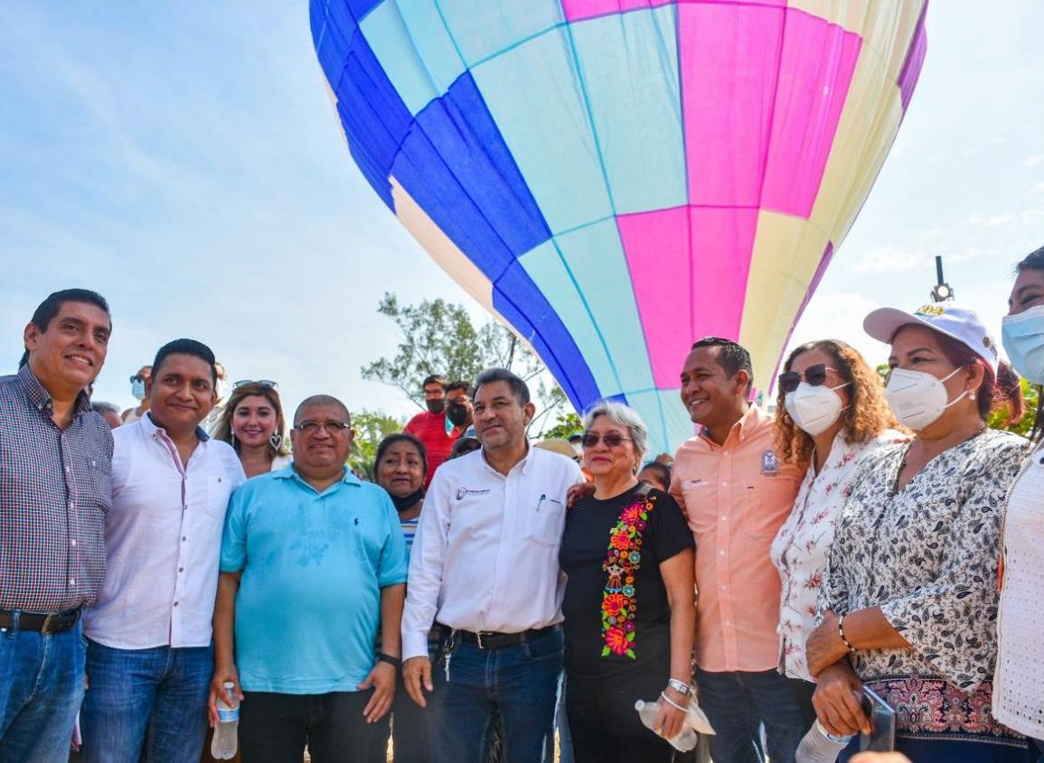 Más de 5 mil personas disfrutaron la “Exhibición de Globos de Papel en Coatzacoalcos”