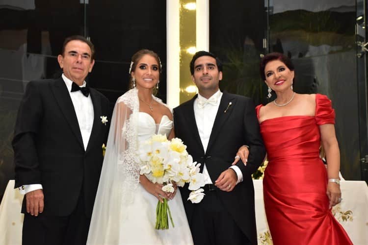 Gabriela Gándara Esparza y José Gabriel Bravo Vera contraen matrimonio