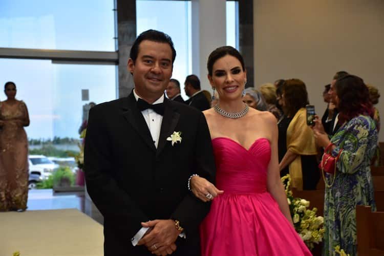 Gabriela Gándara Esparza y José Gabriel Bravo Vera contraen matrimonio