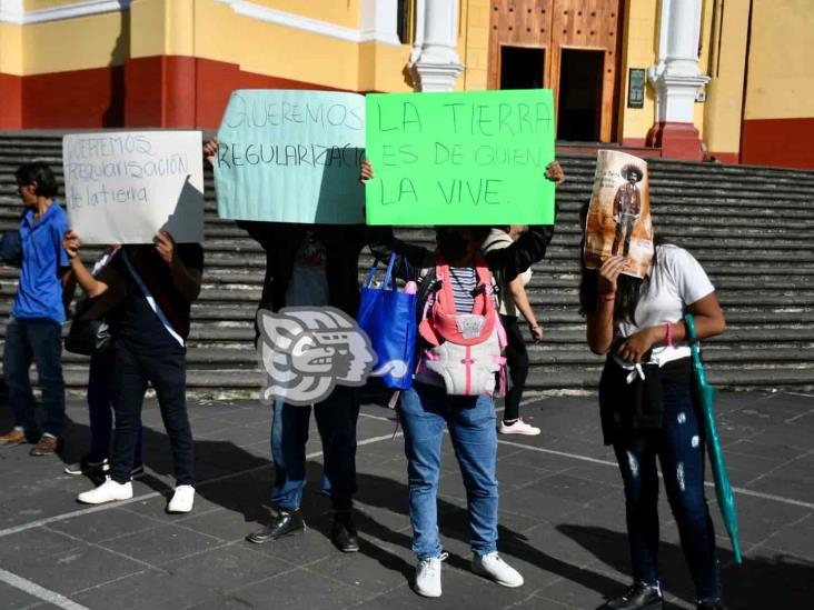 Con manifestación, piden regularización de predios en márgenes de río Sedeño (+Video)