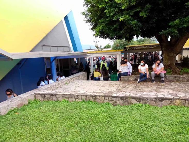 Escuelas resguardan a estudiantes por balacera en Orizaba (+Video)