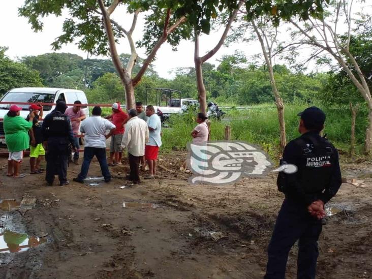 Se unen vecinos para evitar desalojo en rancho de Jáltipan